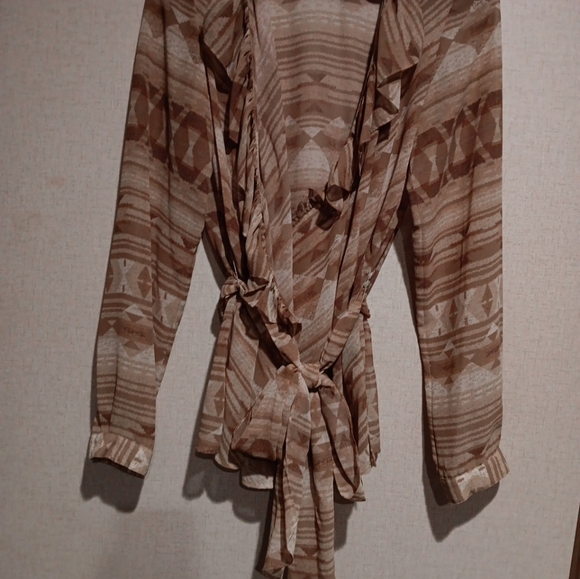 RALPH LAUREN Tan Sand Batik Geometric Georgette Ruffle Wrap Top S - Picture 5 of 5
